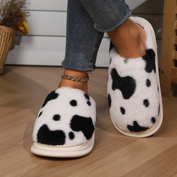 Warme Pantoffeln – Damen Hausschuhe mit Kuhmuster und Plüschfutter
