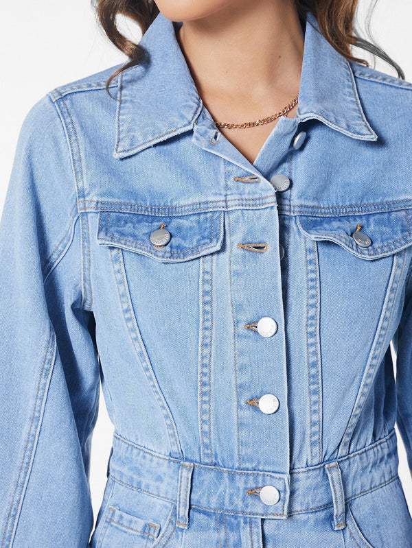 Denim jumpsuit mit klappentaschen - stylische blaue damen-overall