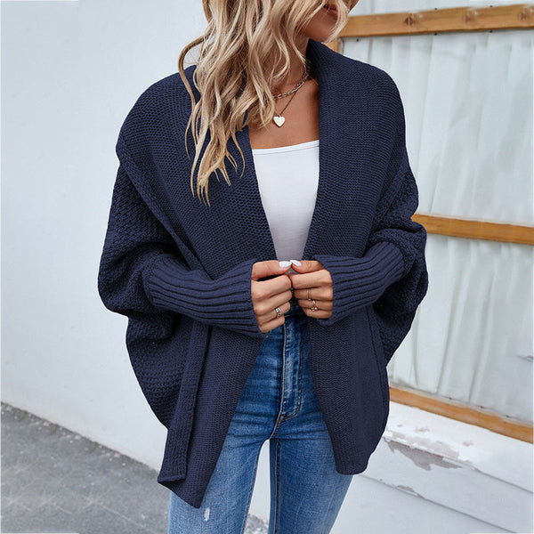 Oversized gestrickte damenjacke – lockere passform mit grossem kragen und mausärmeln