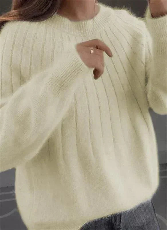 Gestrickter pullover - weicher damen-pullover