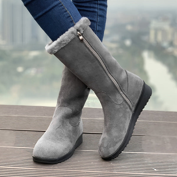 Hohe winterstiefel - isolierte damen winterfüsse
