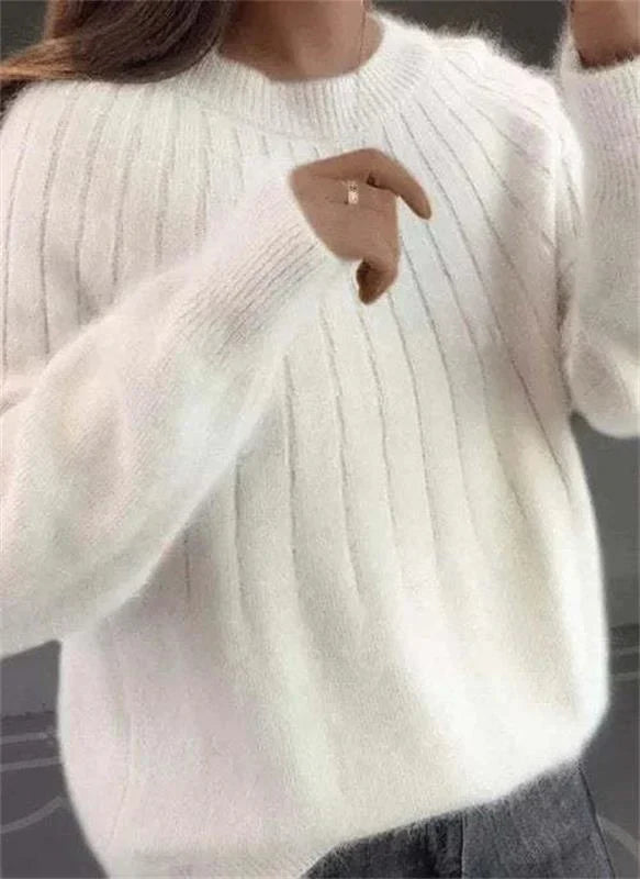 Gestrickter pullover - weicher damen-pullover