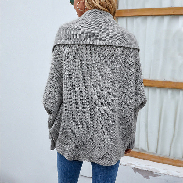 Oversized gestrickte damenjacke – lockere passform mit grossem kragen und mausärmeln