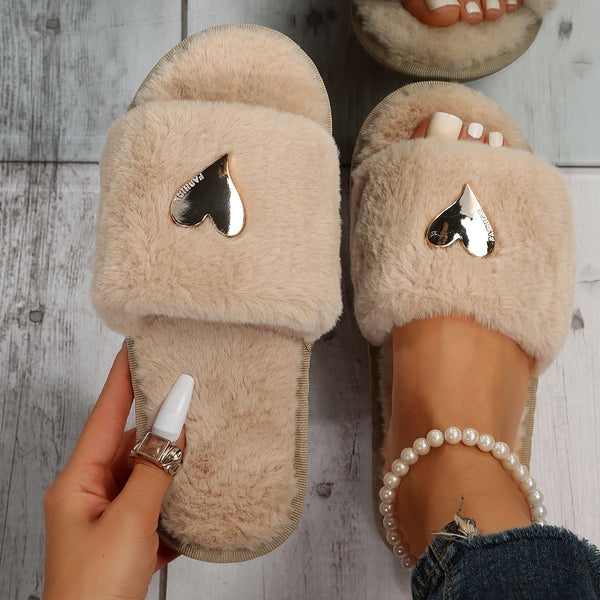 Flauschige Pantoffeln – Damen Hausschuhe mit Herzdetail und offenen Zehen