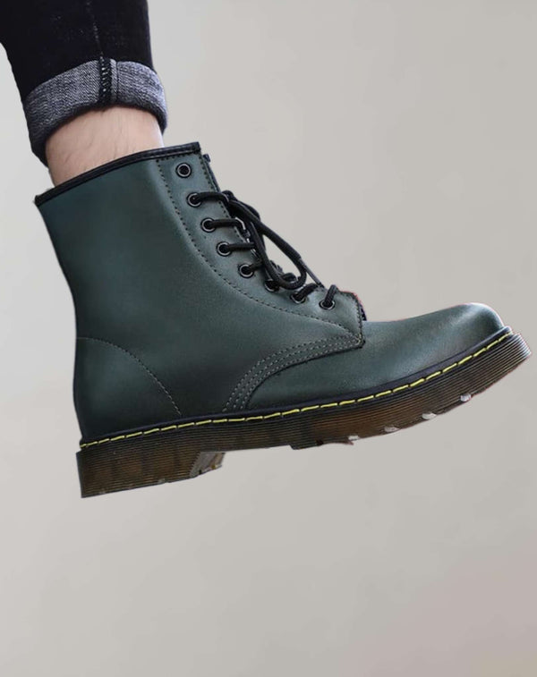 Stiefeletten aus Kunst – hochgeschnittene Damenschuhe
