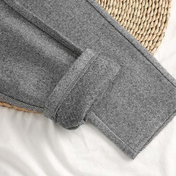 Schneiderhosen - stilvolle damen im fischgrät-design