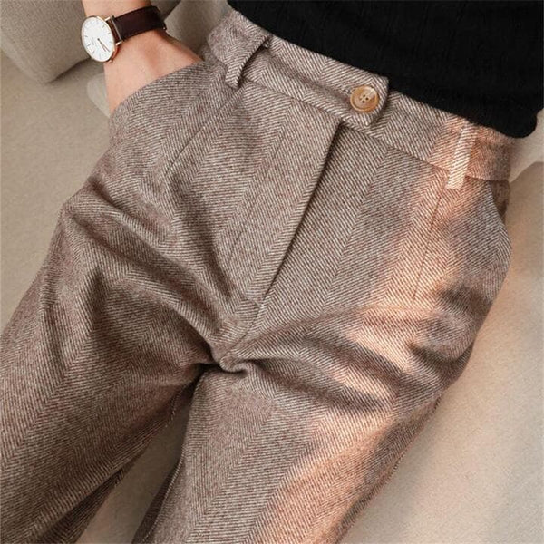 Schneiderhosen - stilvolle damen im fischgrät-design