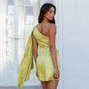 Dä asymmetrische cocktailkleid - mini im luxuriöse satin für spezielle anlässe - modisch im one-shoulder-style