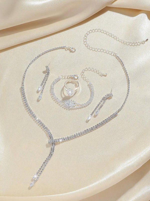 4-teiliges Kristallschmuckset – Halskette, Ohrringe, Armband und Ring