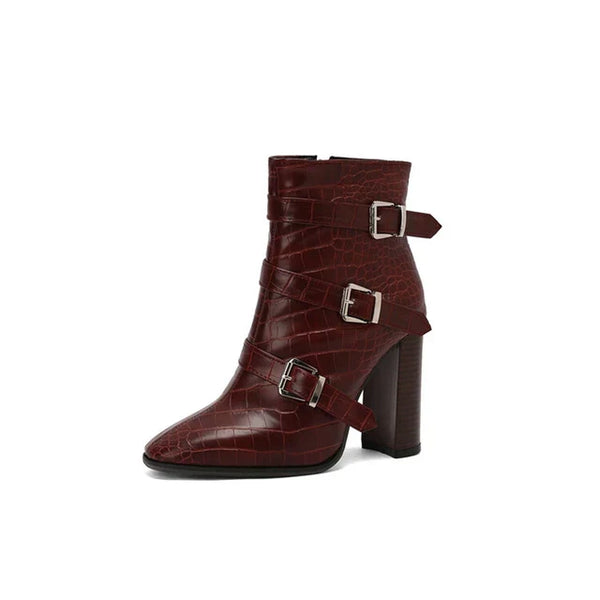 Stiefeletten aus Kunst für Damen mit mehreren Schnallen – Blockabsatz