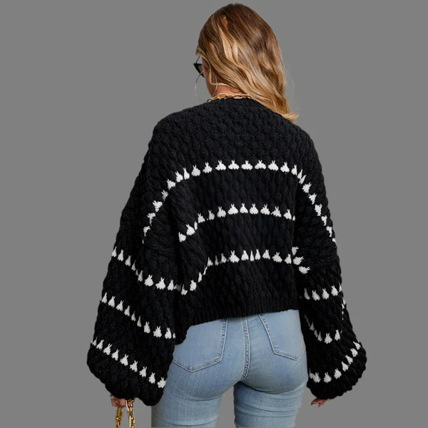 Gebreide trui met textuur en gedurfde strepen – stijlvolle oversized sweater - Bakkermode.nl
