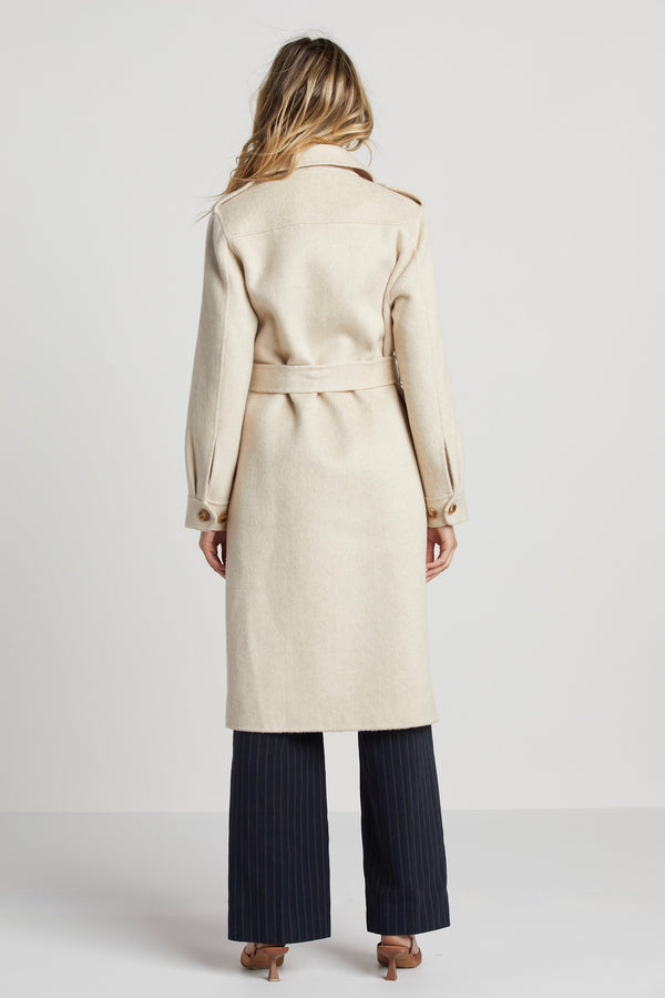 Trenchcoat – Damen-Wollmantel mit Doppelreihe, abnehmbarem Gürtel und Sturmklappe