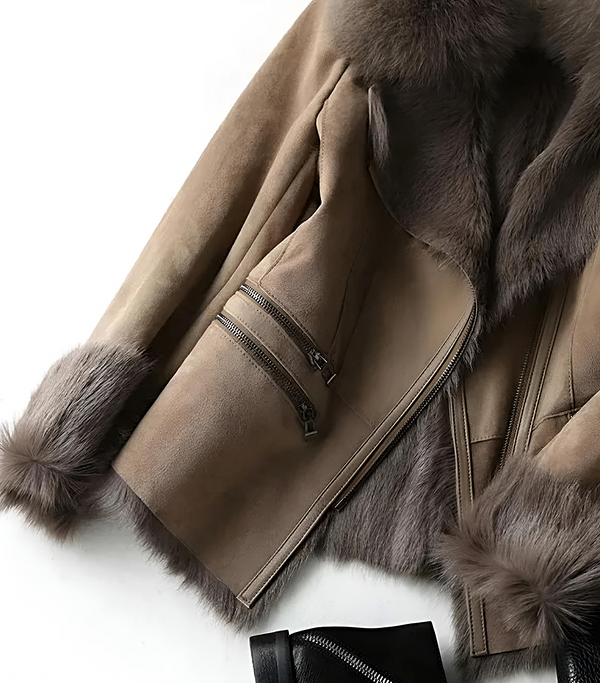 Damen-Bikerjacke – Eleganti brauni Jacke mit Kunstfellkrage