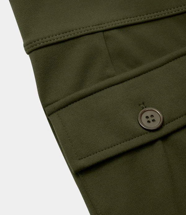 Dämme cargo-hosen mit hohem bund und knopf-taschen – stylisch und praktisch für den alltag