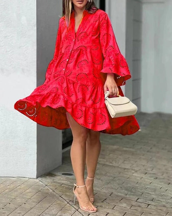 D'mädsche ihre baumwoll broderie anglaise kleid - chli elegant für de alltag - stylisch knopfkleid im schichtenlook
