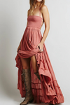 D'maxi-kleid für frauen mit halterneck und offenem rücken – leichte sommermode für gartenpartys oder abende