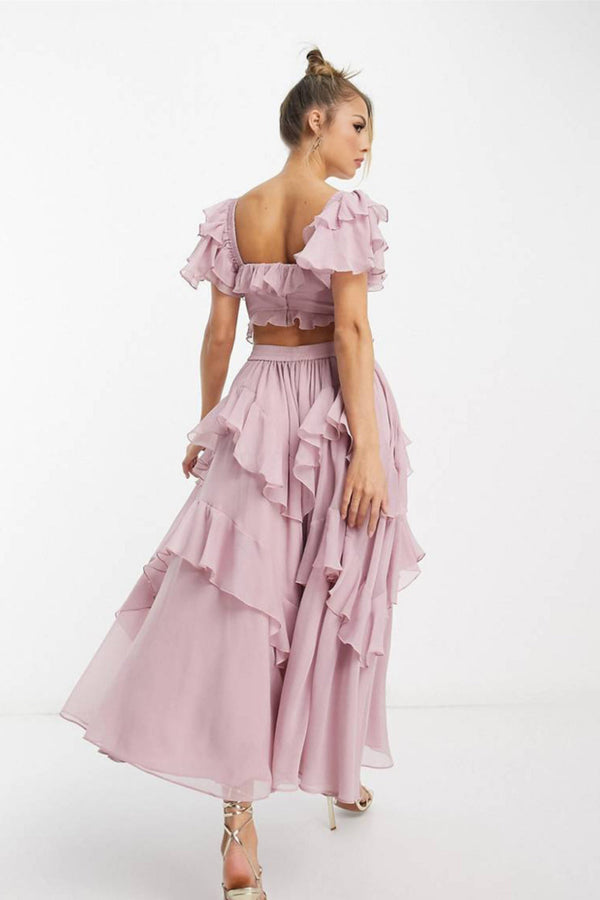D'midi-kleid mit rüscheärmeln - elegante outfits für spezielle anlässe