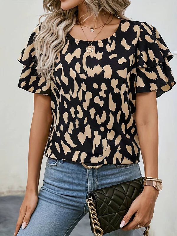 D'shirt mit leopardenmuster – kurze ärmel für lässige eleganz