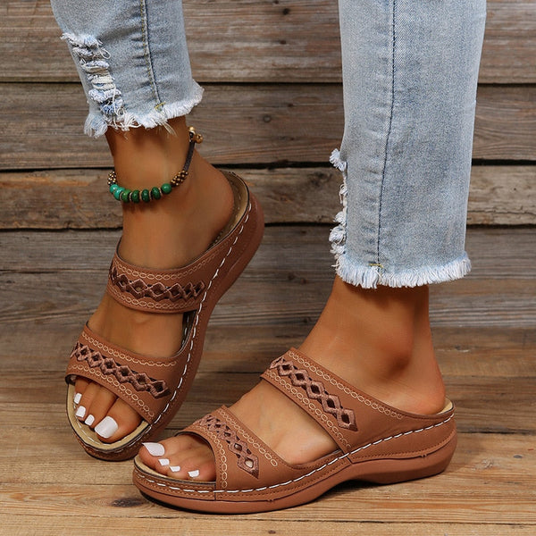 Wedgesandal mit fussbett - luftige sommer-schuhe für den alltag