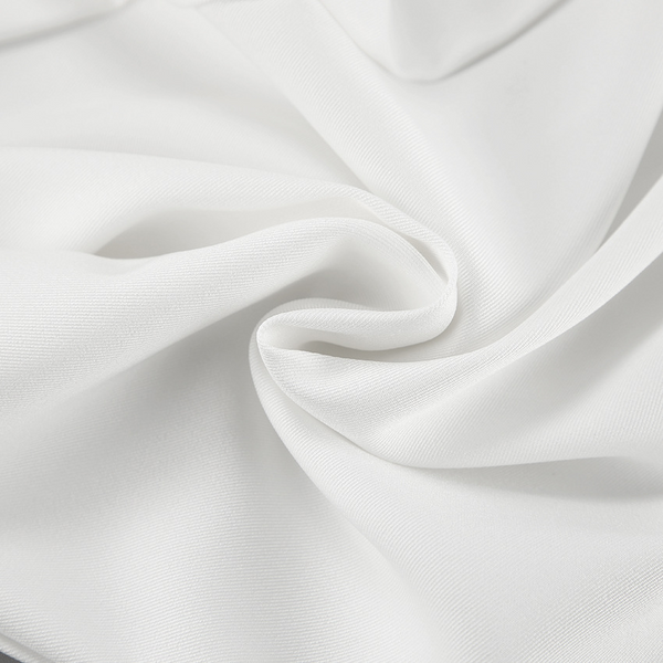 D'mädewide leg-hose für s'büro – stilvolles asymmetrische design i klassischem wiiss