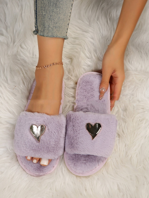 Flauschige Pantoffeln – Damen Hausschuhe mit Herzdetail und offenen Zehen