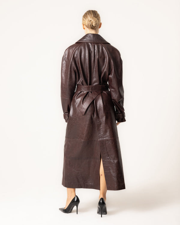 trenchcoat – bordeauxfarbener damenmantel mit gürtel