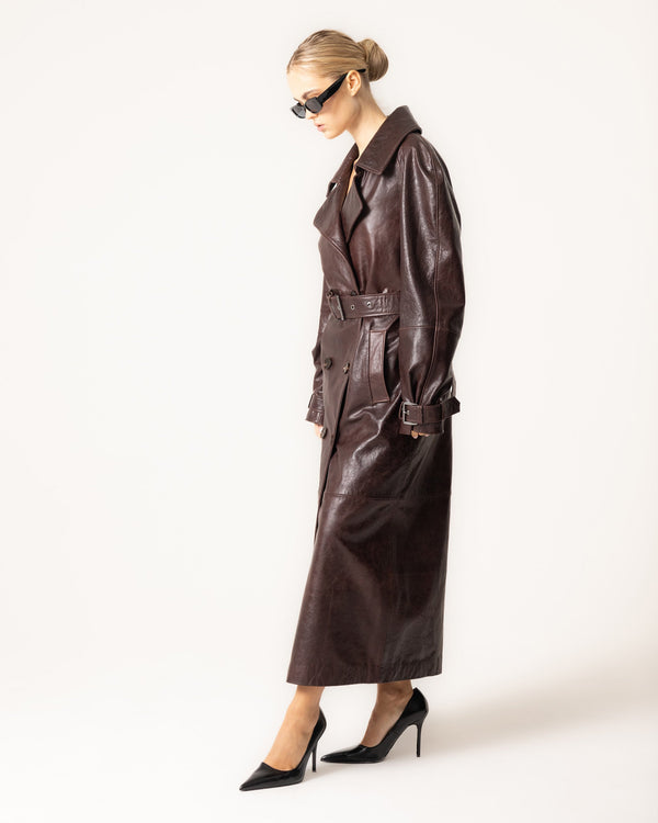 trenchcoat – bordeauxfarbener damenmantel mit gürtel