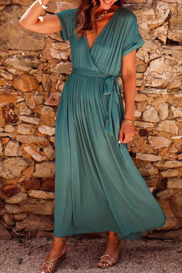 Dunkelgrünes wickel-maxi-kleid mit falten für damen