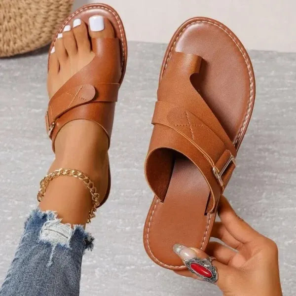 Damen Sandalen aus Kunst – stilvolle Sommer Slip-Ons