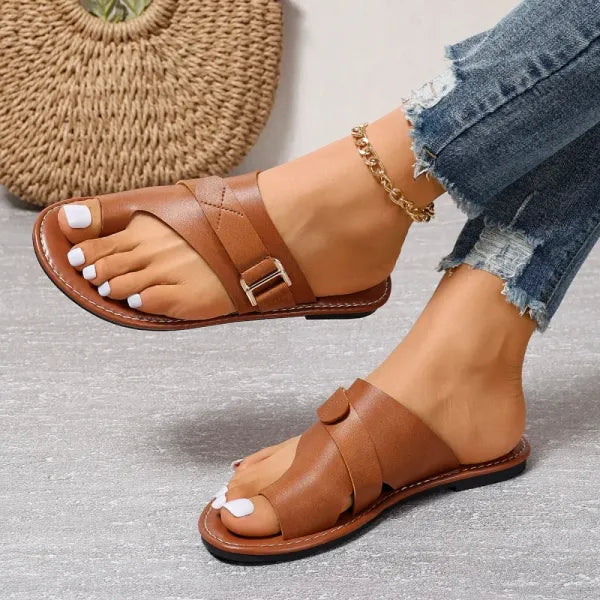 Damen Sandalen aus Kunst – stilvolle Sommer Slip-Ons