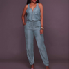 Jeans-overall mit frontreißverschluss und elastischem bund - stylischer damen-spielanzug