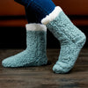 Flauschige socken - warme und einladende damen-fussbekleidung