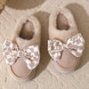 Warme Hausschuhe – Damen Slipper mit Plüschfutter und Schleifendesign