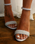 Ivory block heel sandalen - elegante damenschuhe mit knöchelriemen