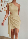 Dä asymmetrische cocktailkleid - mini im luxuriöse satin für spezielle anlässe - modisch im one-shoulder-style