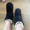 Dämmige plüsch-hausstiefel - gemütlich faux-fur schlappen-socken