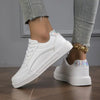 Gemütlich und leicht damen sneakers mit stilvollen details