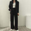 Maßgeschneiderter rosa blazer und hose ensemble