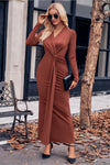 Dame's lässiges wickelkleid - elegante langarmmode für besondere anlässe