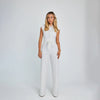 Dämmige ärmellose jumpsuit mit weitem bein für den abend – moderner stil für jede gelegenheit