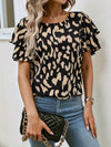 D'shirt mit leopardenmuster – kurze ärmel für lässige eleganz