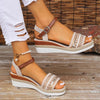 Wedge sandalen für frauen – elegante schuhe in weiss für die sommersaison – schicker auftritt für lässige und festliche anlässe