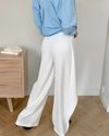 D'mädewide leg-hose für s'büro – stilvolles asymmetrische design i klassischem wiiss
