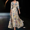Blumiges maxikleid - elegante wickelrobe für besondere anlässe