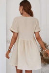 Kurzes ärmeldress - elegante v-ausschnitt damenkleid
