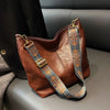 handtasche - schicke damenschultertasche mit gemustertem gurt