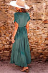 Dunkelgrünes wickel-maxi-kleid mit falten für damen