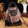 handtasche – stilvolli Damenschultertasche mit dekorativem Detail