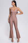 Ausgestellter spaghetti-träger bandage-jumpsuit in aprikosenfarbe - elegante damenmode