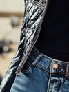 Retro gepolsterte Damenjacke - Schwarz mit kontrastierenden Details und Fellkragen